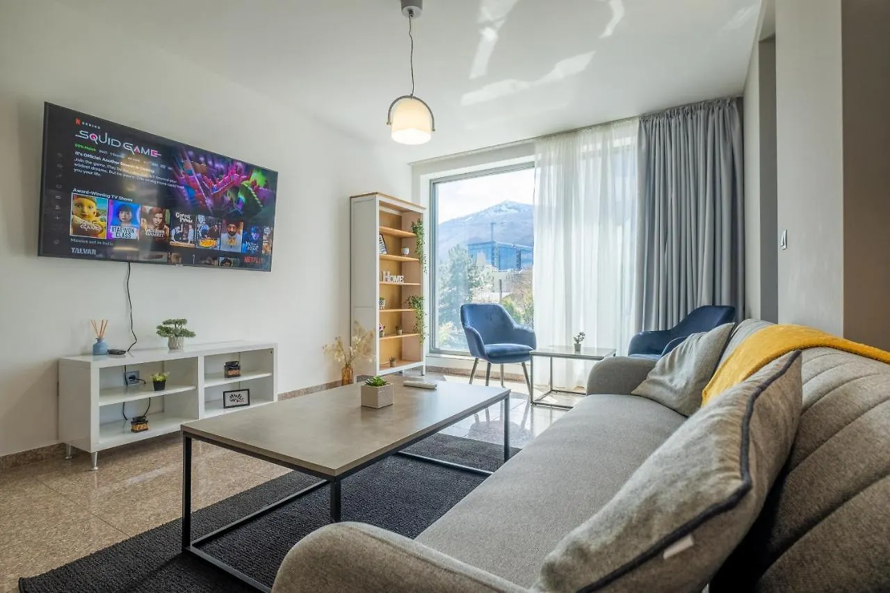 Julie'S Sunny Cozy Apartment With Balcony Sofia
