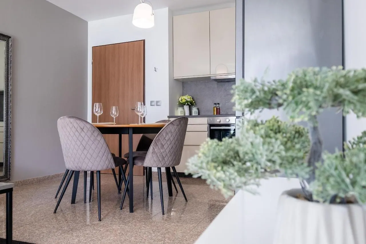 Julie'S Sunny Cozy Apartment With Balcony Sofia